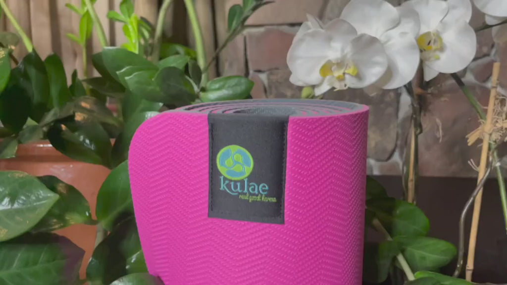 kulae 3mm ECOmat Yoga Mat - Eco-Friendly, Reversible, Lightweight,  Non-Slip, 72x24 (Moss/Walnut) : : Home & Kitchen